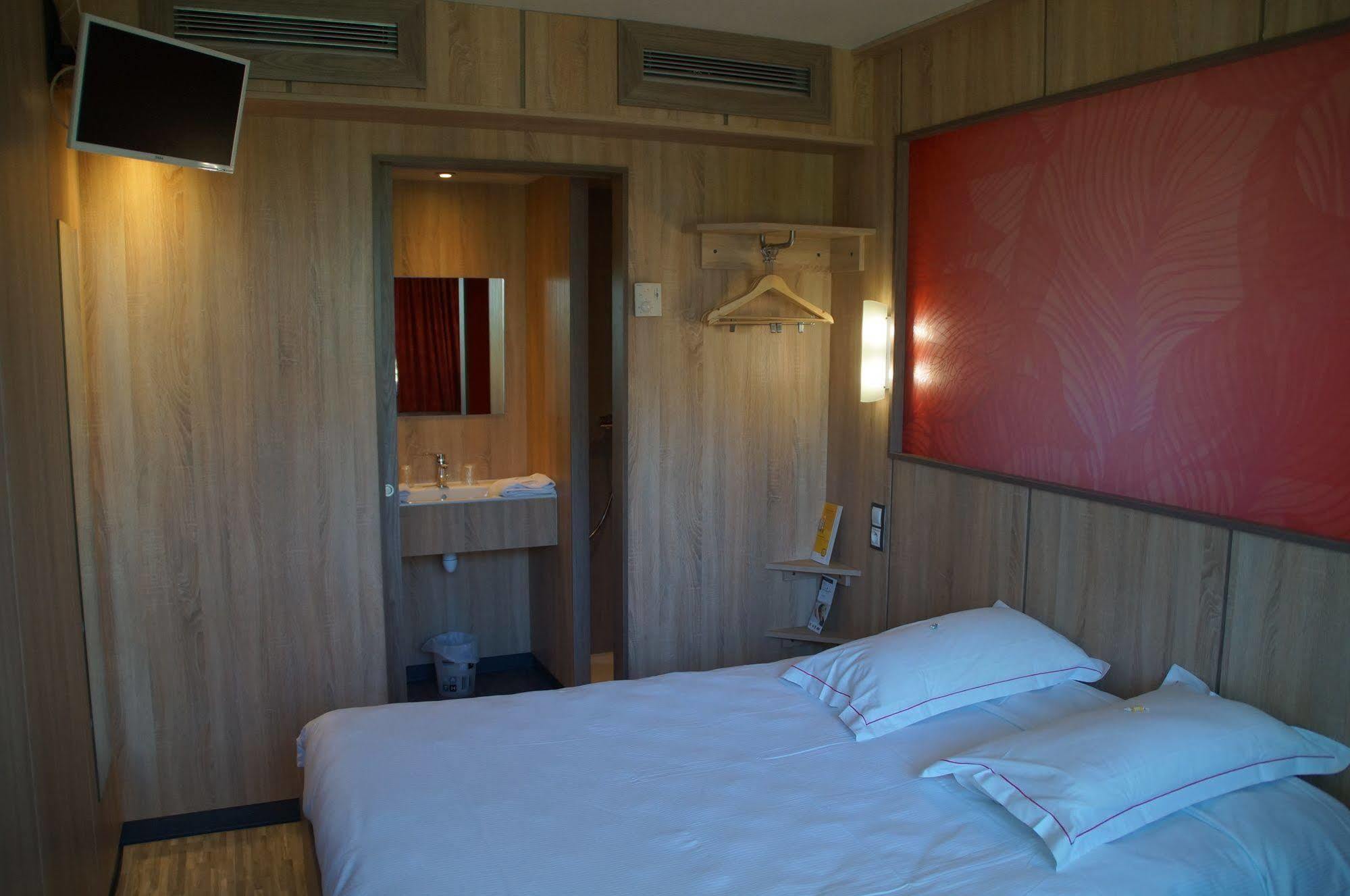 The Originals Access Aeroport, Hotel Aurillac Ngoại thất bức ảnh